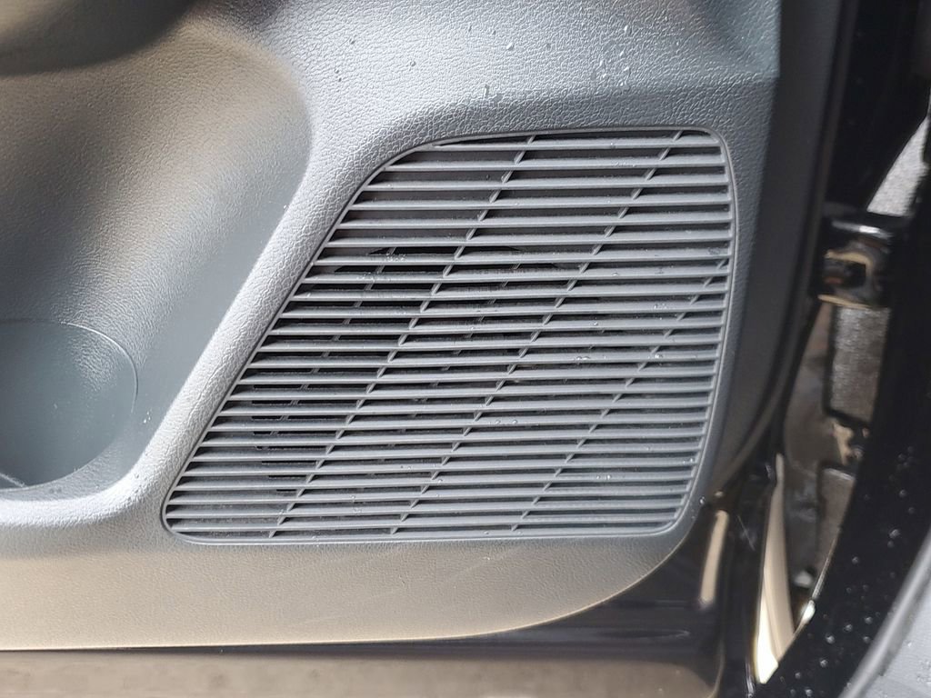 Used 2025 Nissan Kicks SV FWD image 29