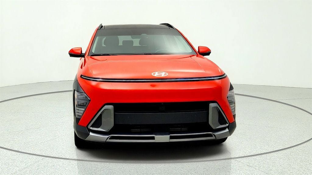 Used 2024 Hyundai Kona Limited FWD image 2