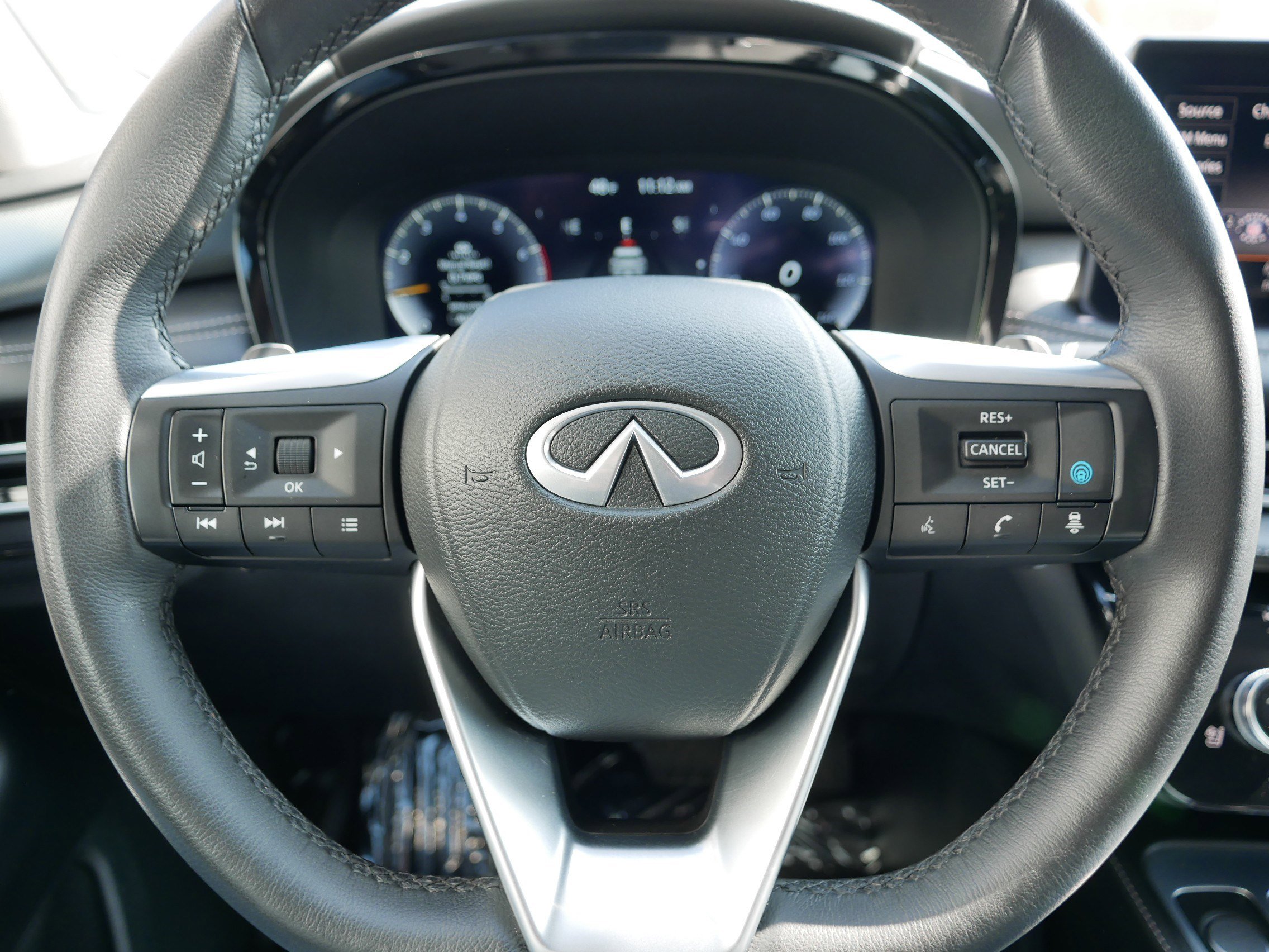 Certified 2025 INFINITI QX60 Luxe image 25