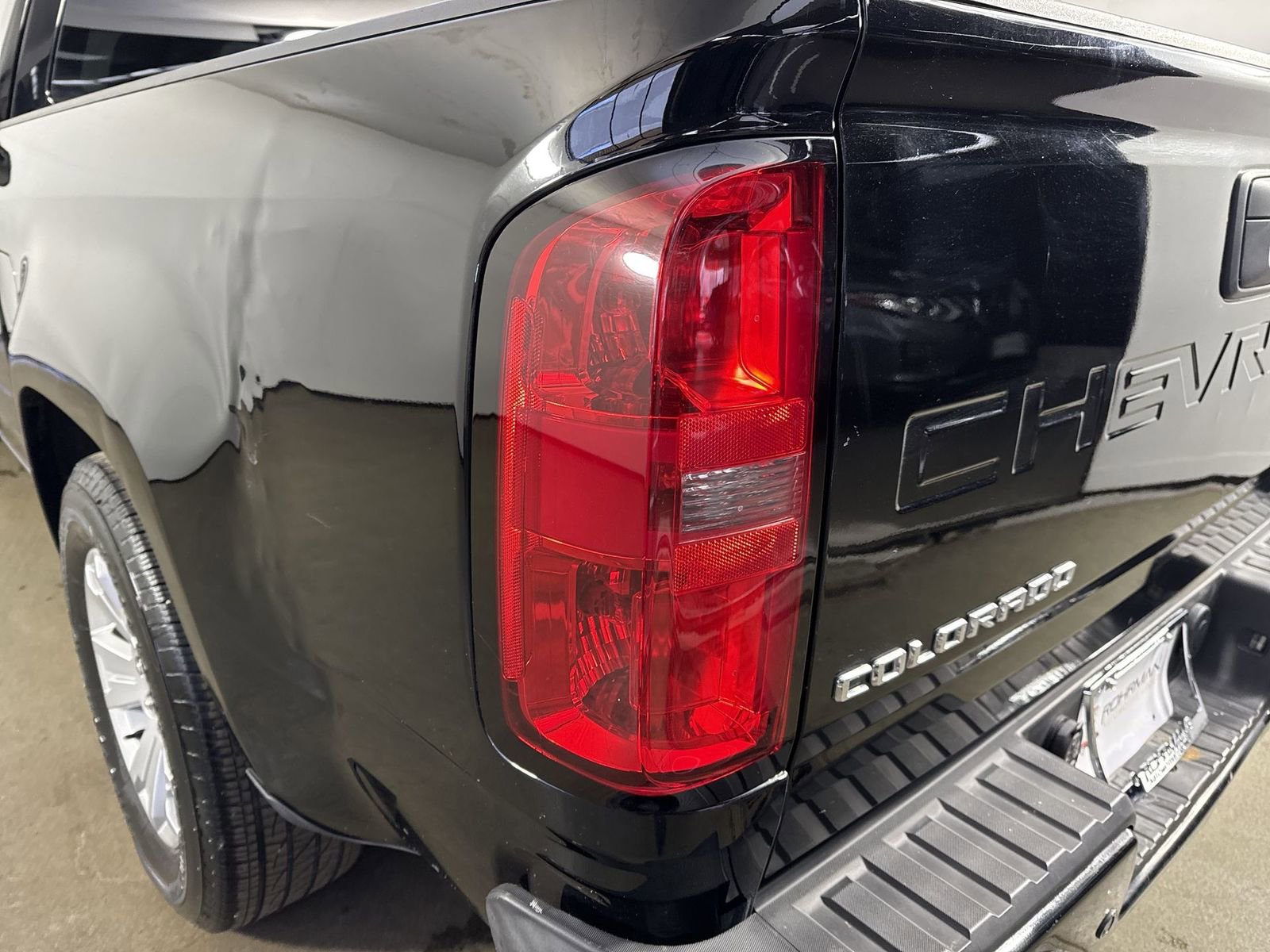 Used 2021 Chevrolet Colorado LT w/ Fleet Safety Package RWD image 28