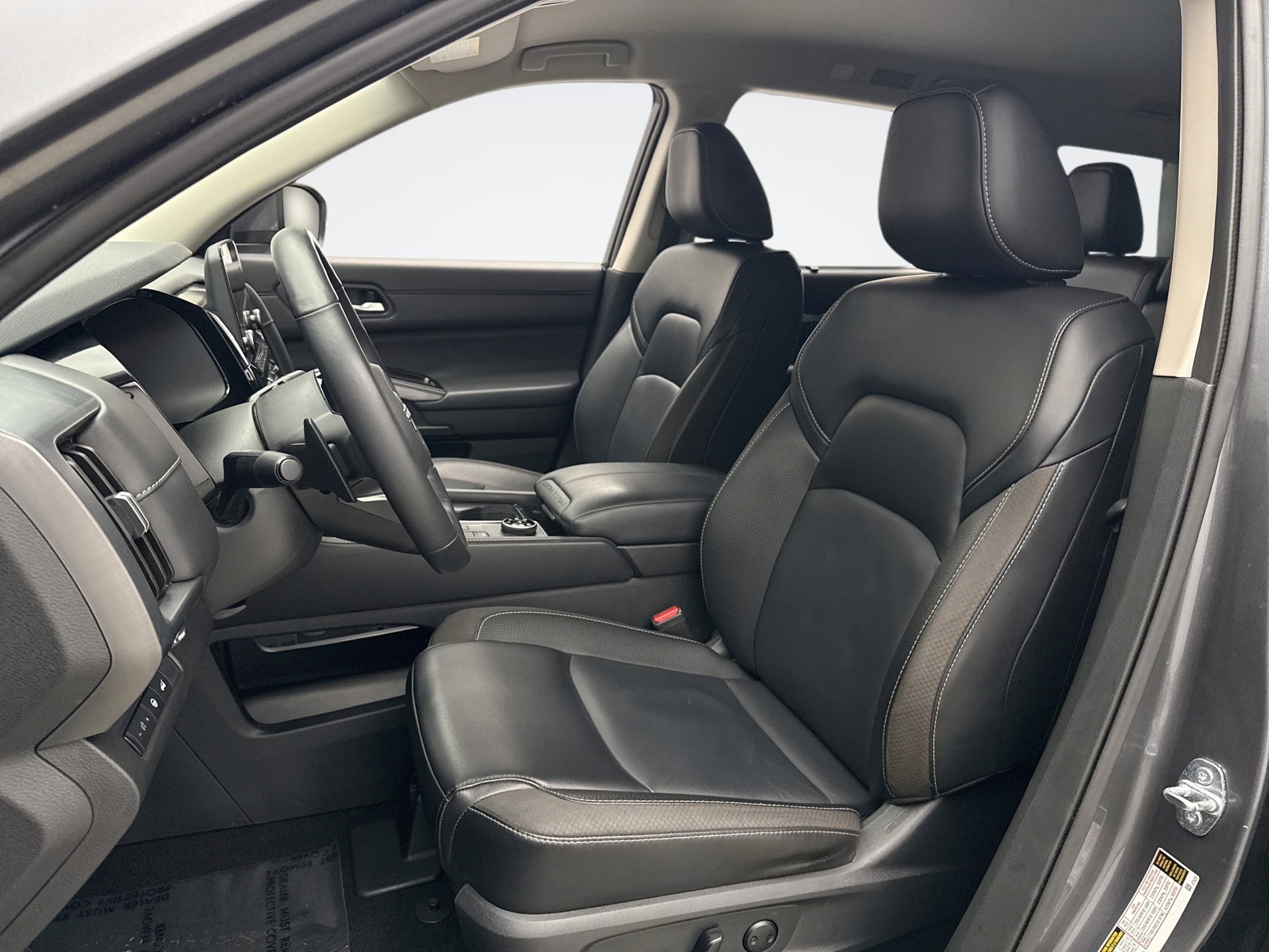 Used 2023 Nissan Pathfinder SL image 11