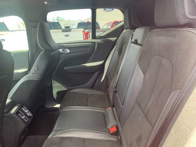 Used 2019 Volvo XC40 T5 R-Design image 19