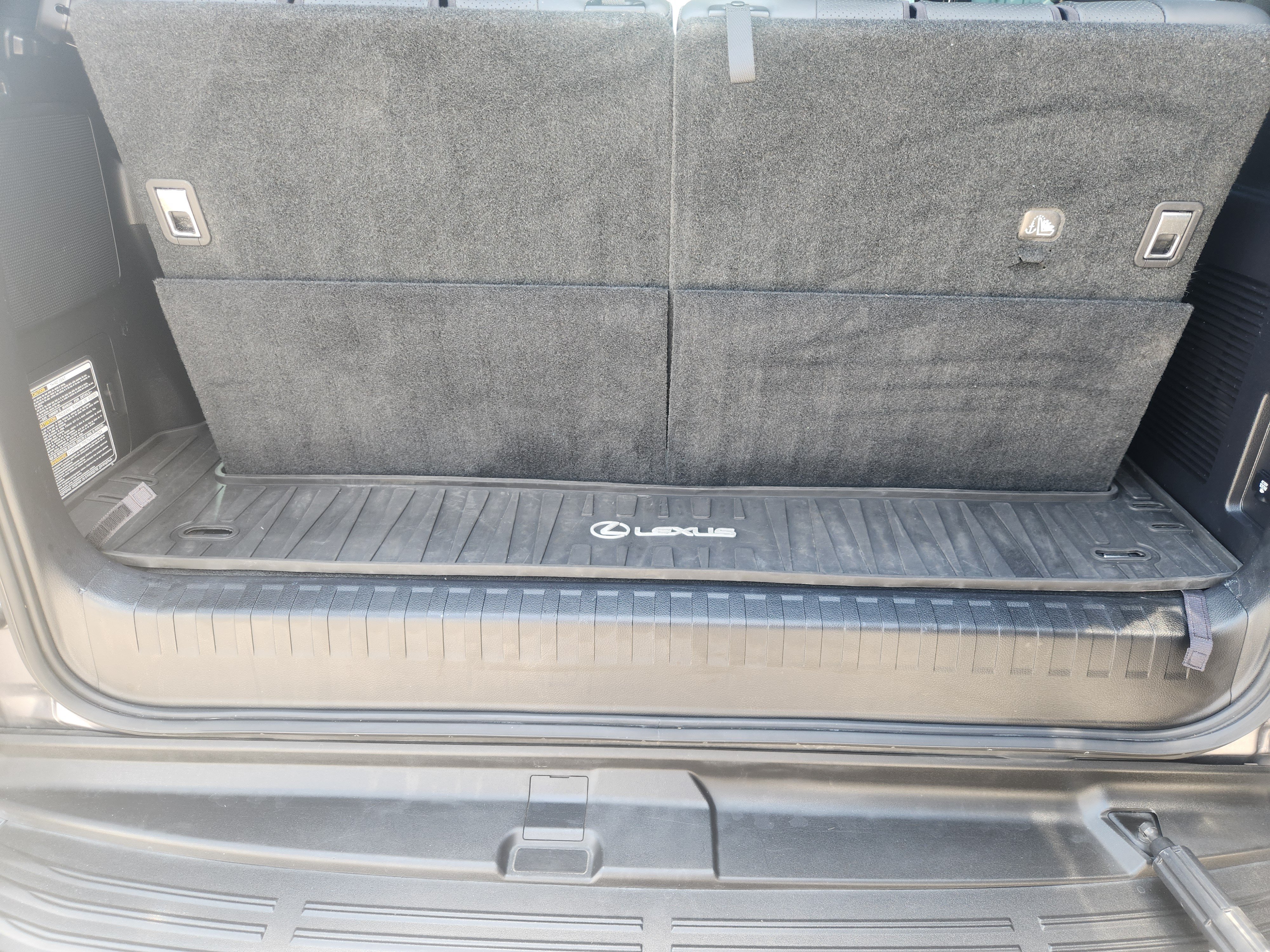Used 2023 Lexus GX 460 Luxury w/ Sport Design Package AWD/4WD image 34