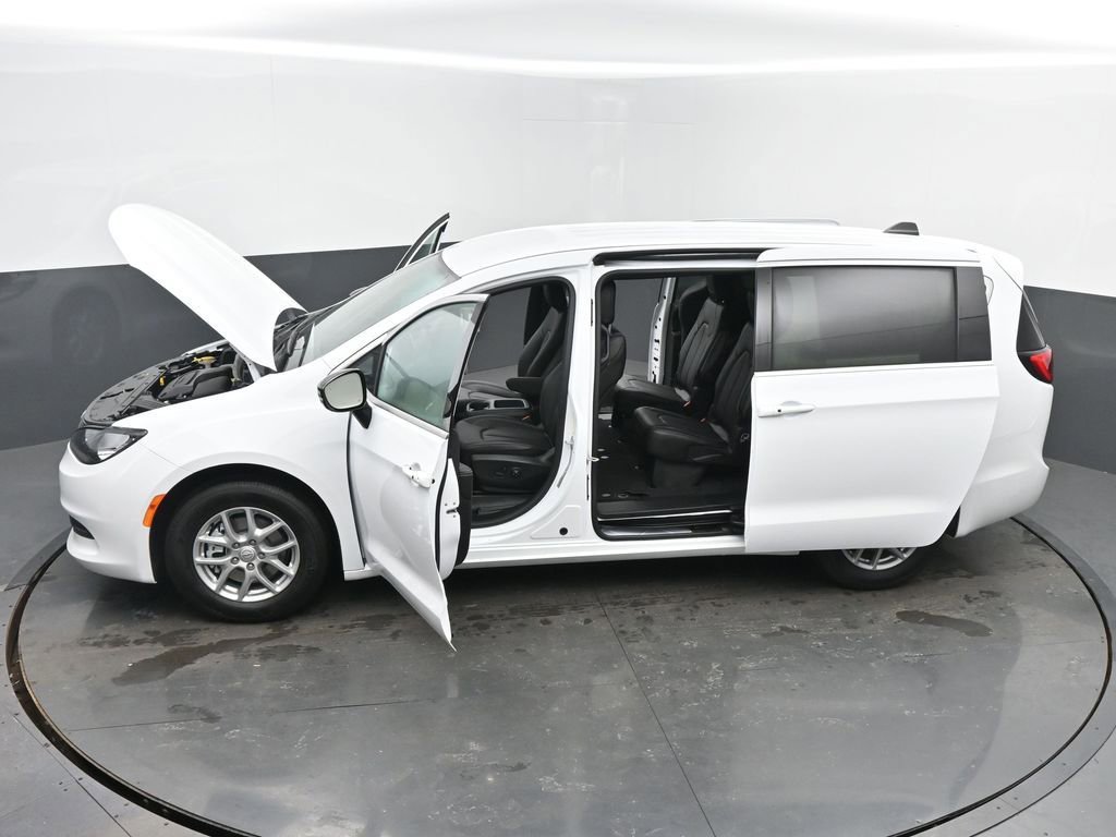 New 2026 Chrysler Voyager LX FWD image 63