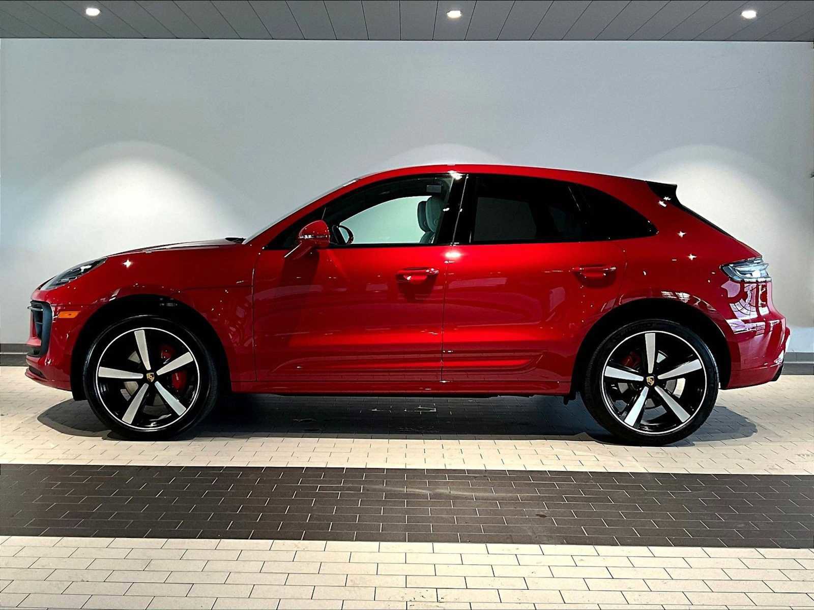 Used 2025 Porsche Macan S image 2