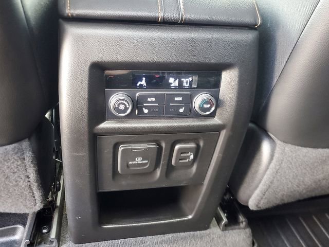 Used 2019 Chevrolet Traverse Premier w/ Redline Edition FWD image 12
