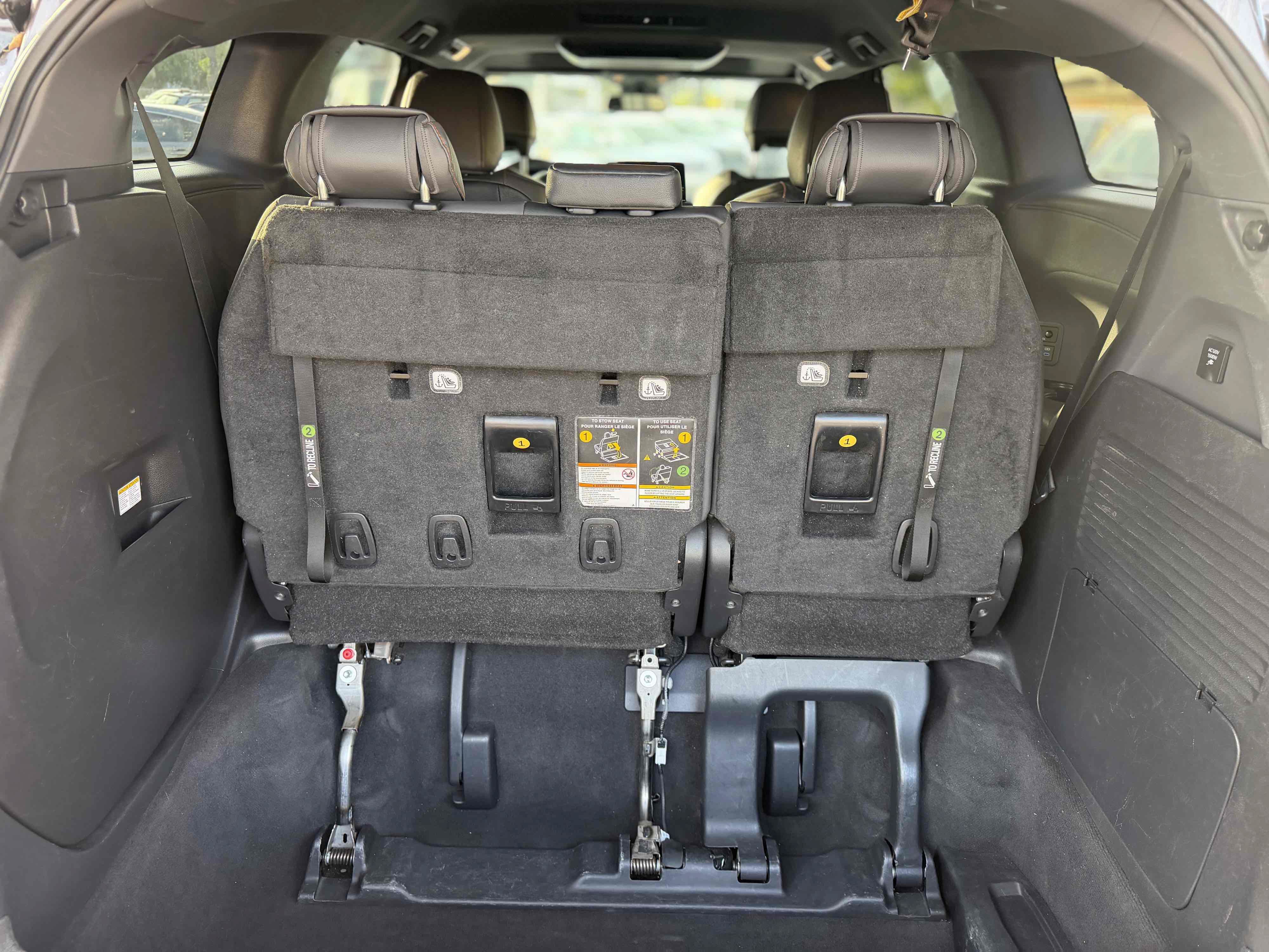 Used 2022 Toyota Sienna XSE w/ XSE Plus Package FWD image 16