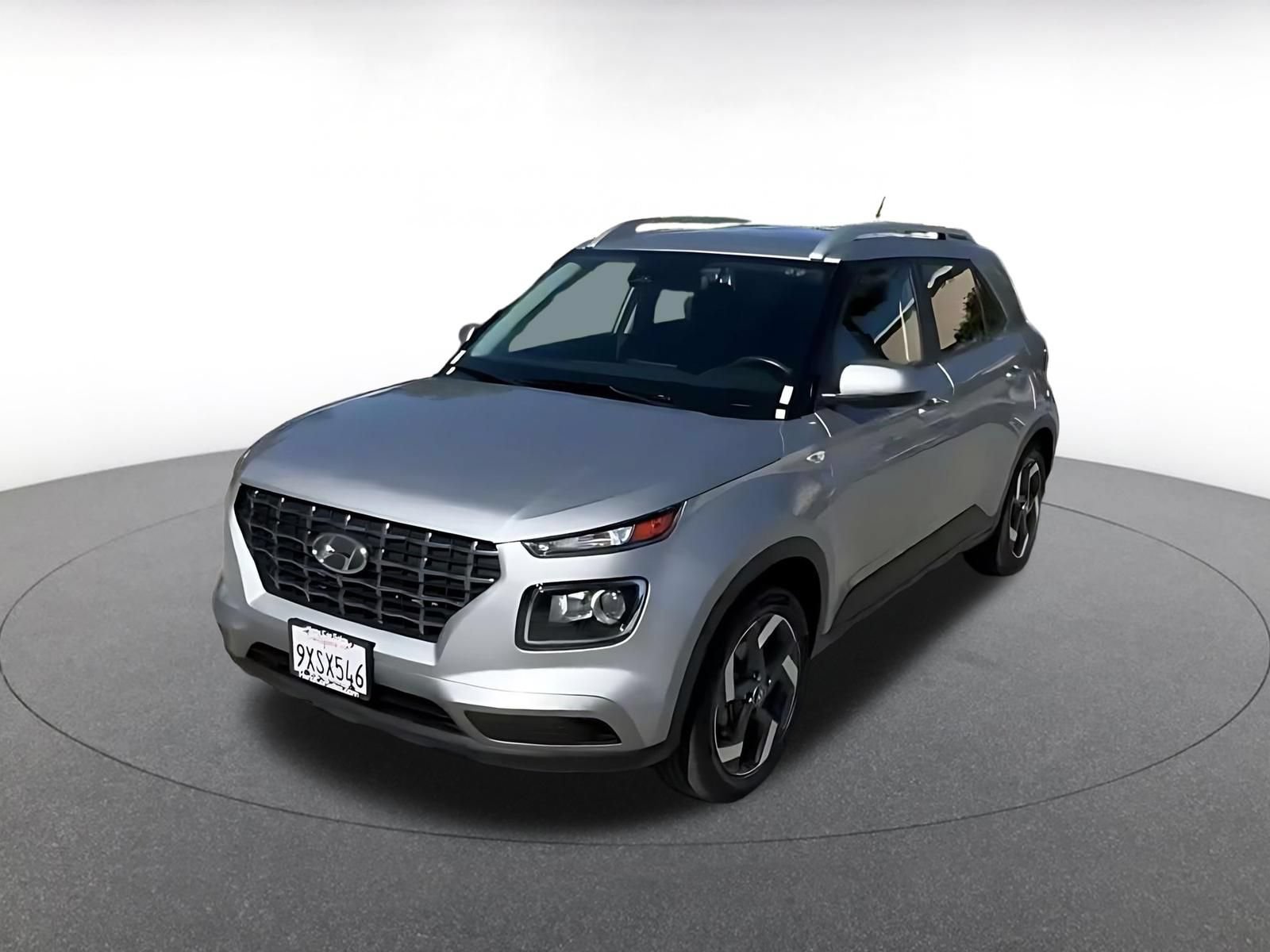 Used 2026 Hyundai Venue SEL FWD image 6