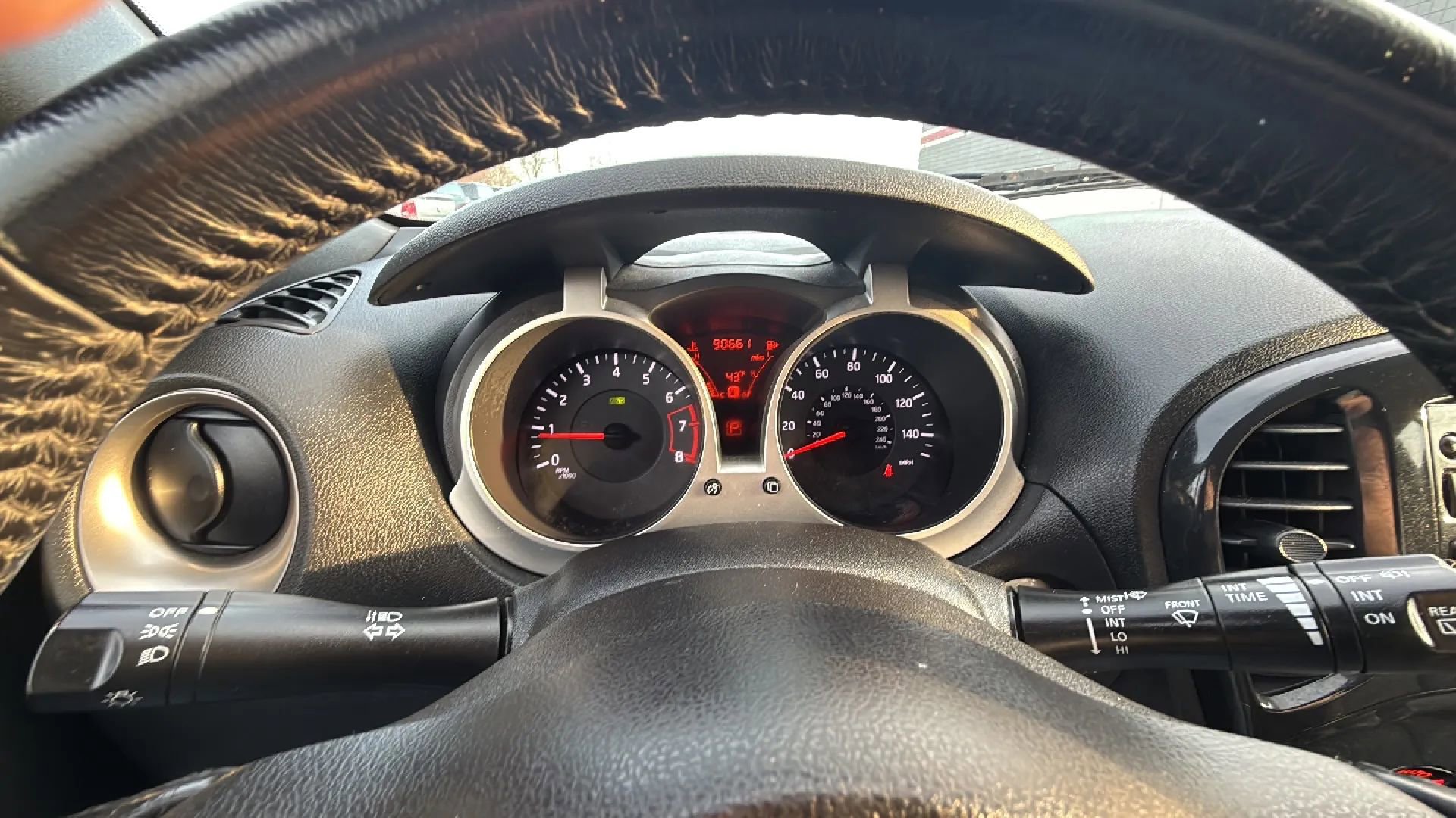 Used 2014 Nissan Juke SV image 19