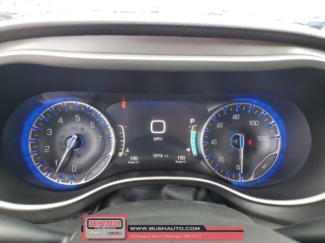 Used 2023 Chrysler Pacifica Touring-L image 22