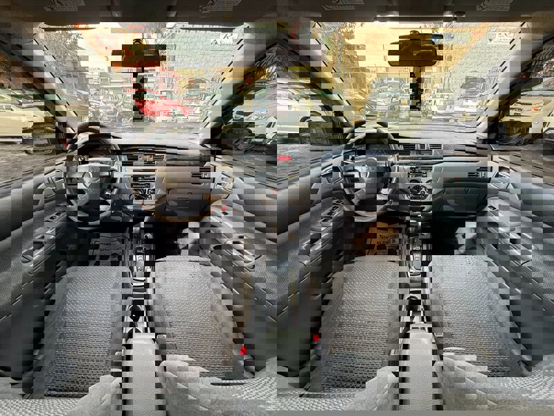 Used 2002 Mitsubishi Lancer ES image 13