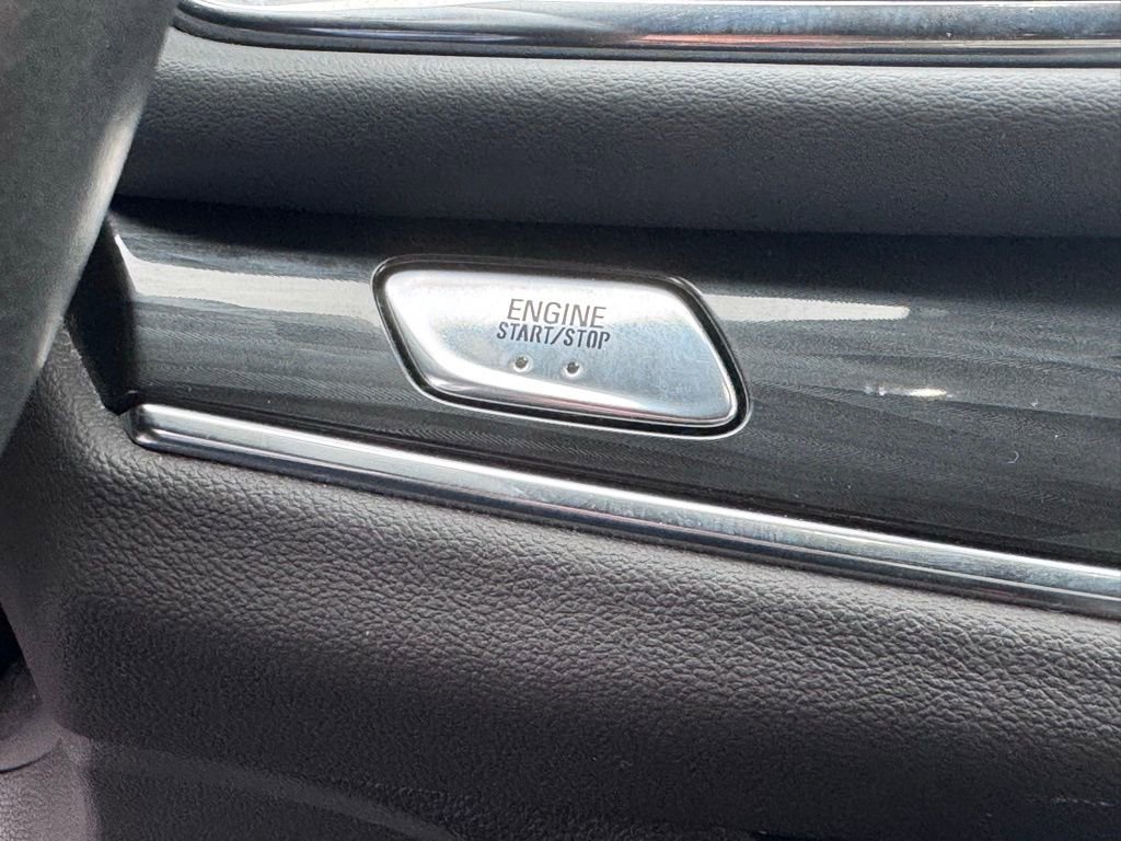 Used 2023 Buick Enclave Essence w/ Sport Touring Edition image 6