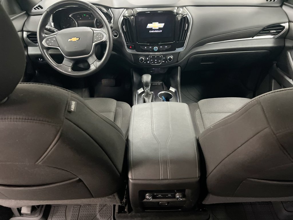 Used 2022 Chevrolet Traverse LT FWD image 10
