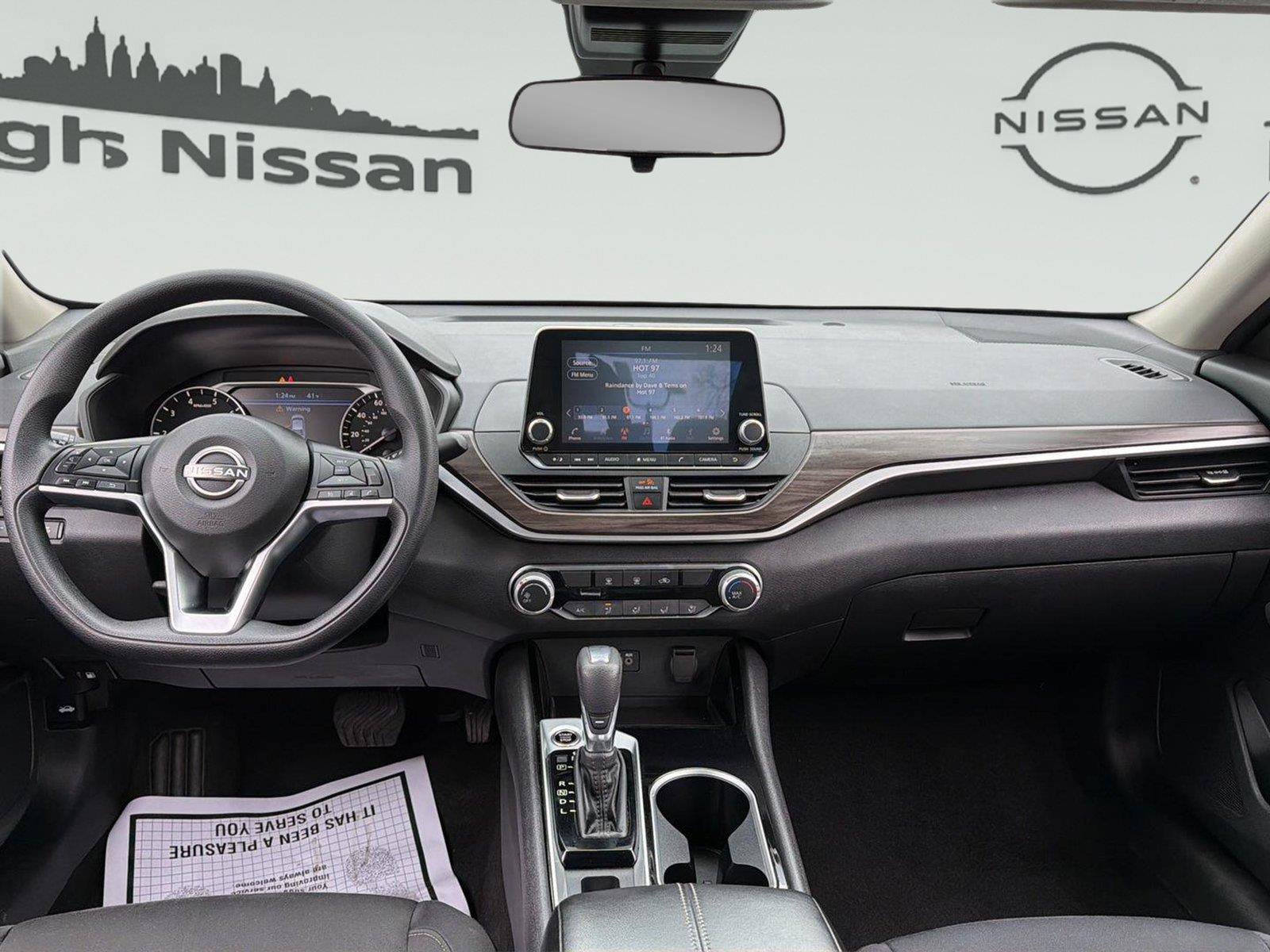 Used 2024 Nissan Altima 2.5 SV AWD/4WD image 25
