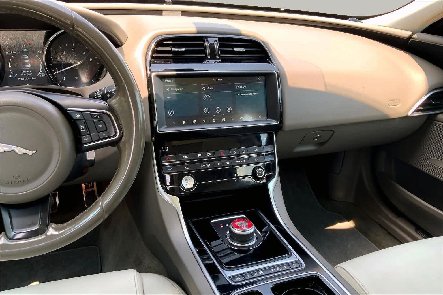 Used 2019 Jaguar XE Premium AWD/4WD image 7