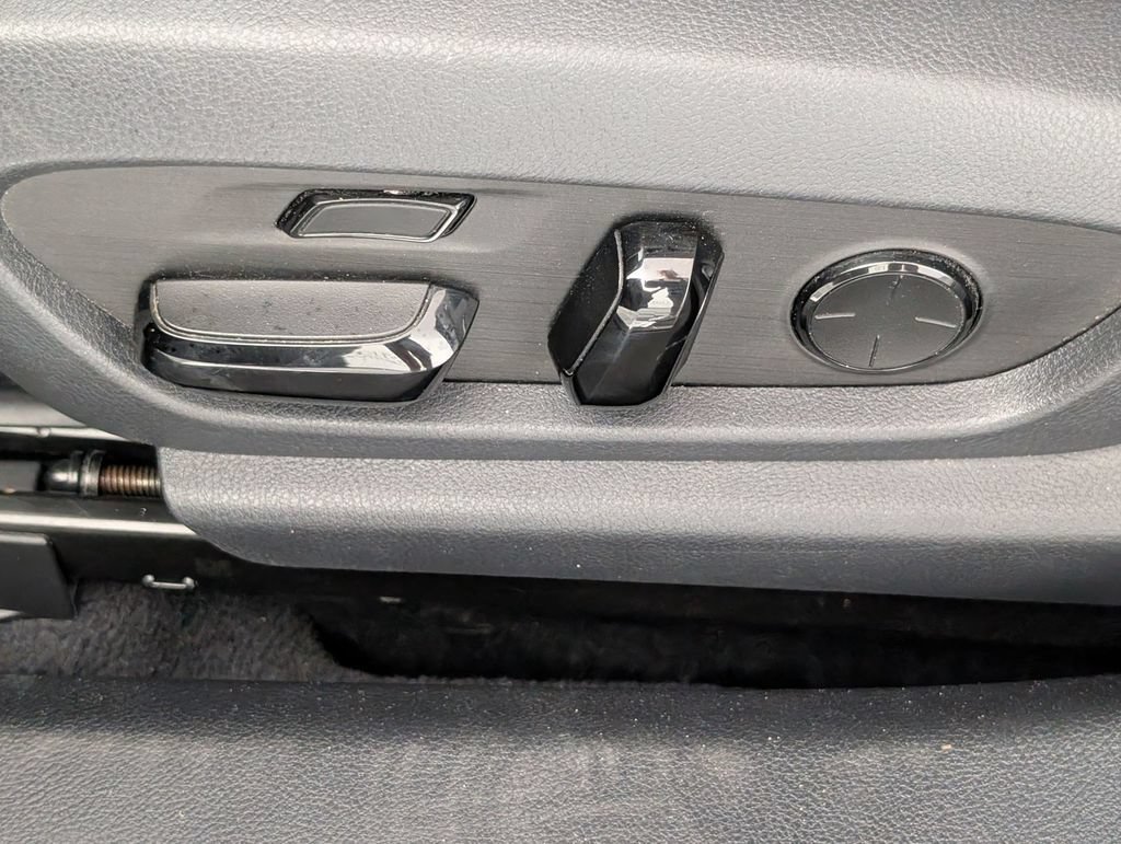 Used 2022 Lexus ES 300h Ultra Luxury w/ Protection Package (P3) FWD image 14