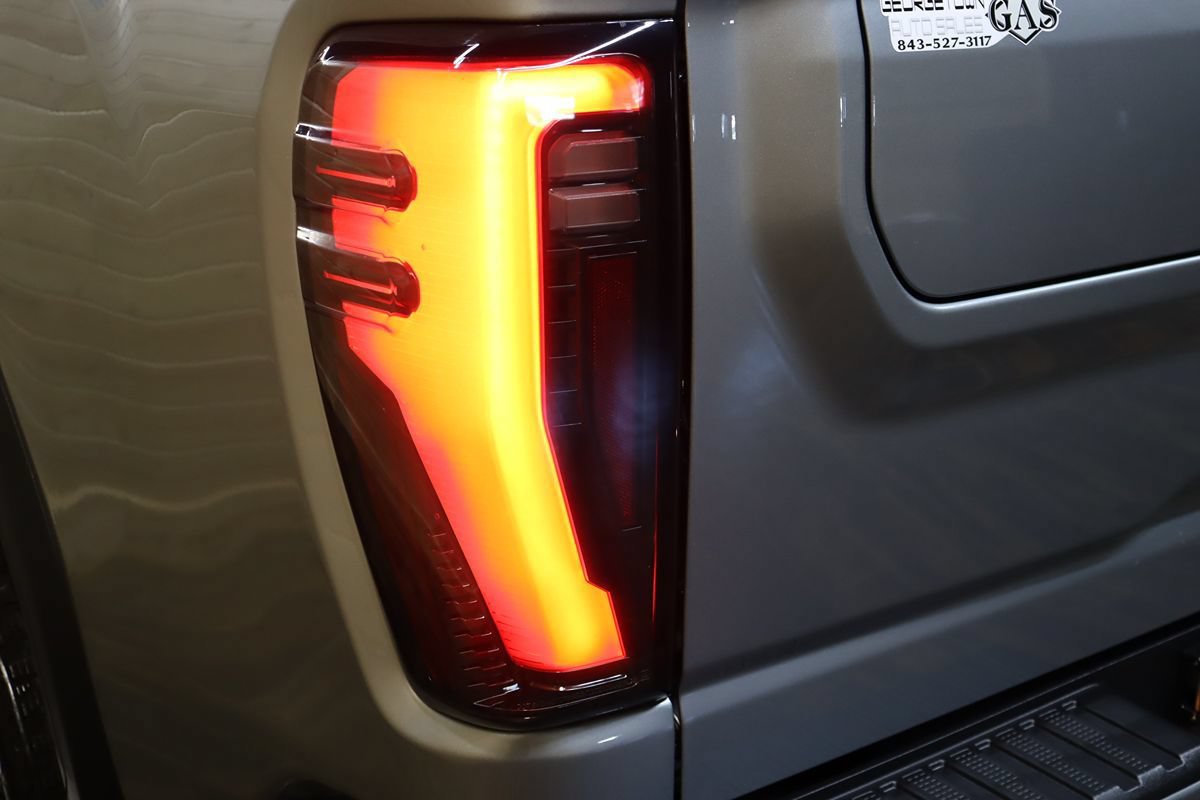 Used 2025 GMC Sierra 2500 AT4 w/ AT4 Preferred Package AWD/4WD image 29