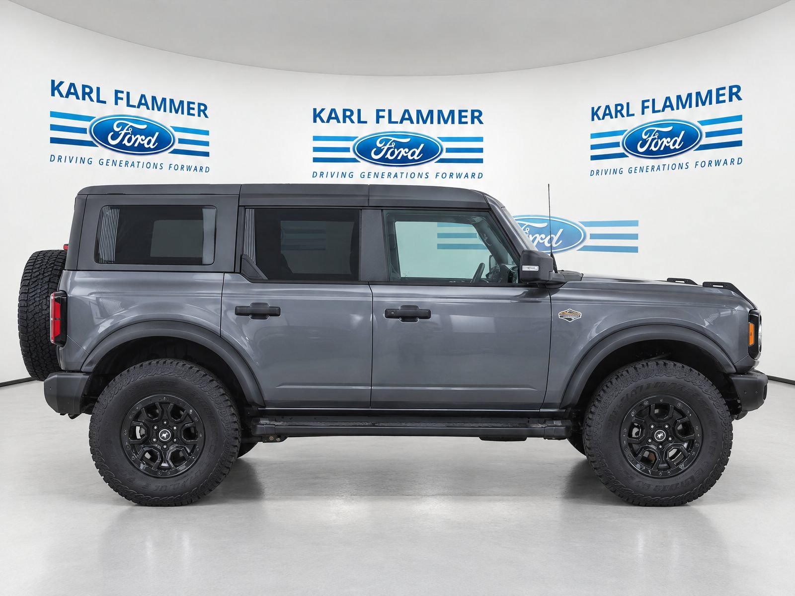 Used 2024 Ford Bronco Wildtrak AWD/4WD image 2