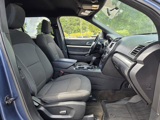 Used 2018 Ford Explorer XLT FWD image 27