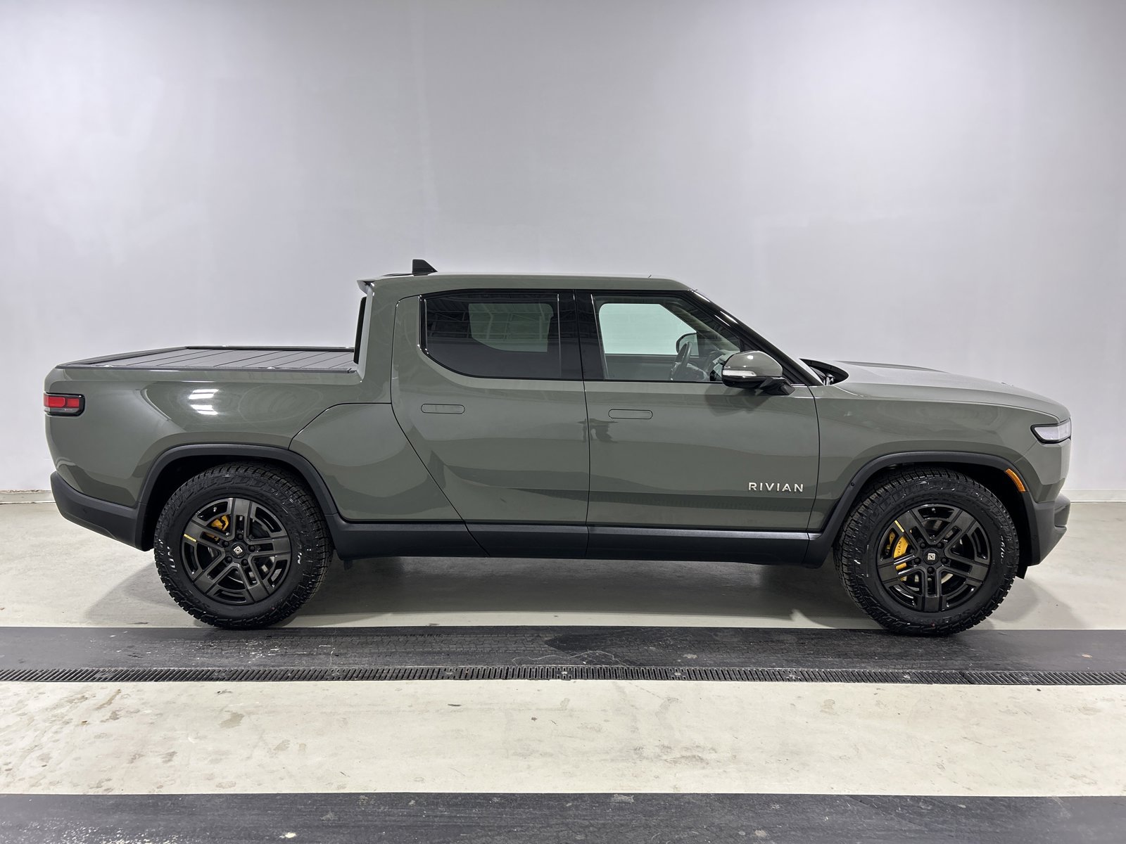 Used 2022 Rivian R1T Launch Edition image 6