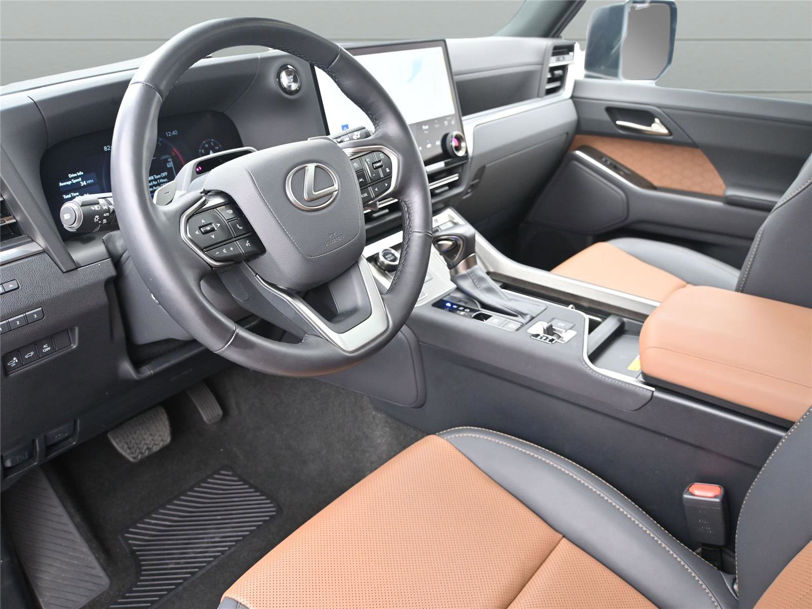 Used 2024 Lexus GX 550 image 2