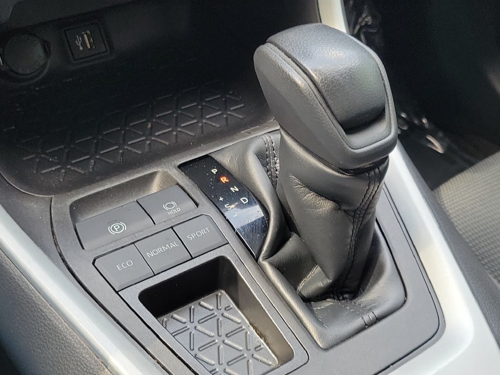 Used 2023 Toyota RAV4 LE FWD image 23