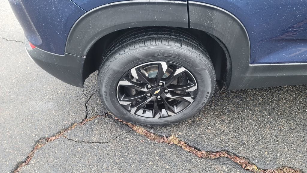 Used 2022 Chevrolet TrailBlazer LT w/ Convenience Package image 13