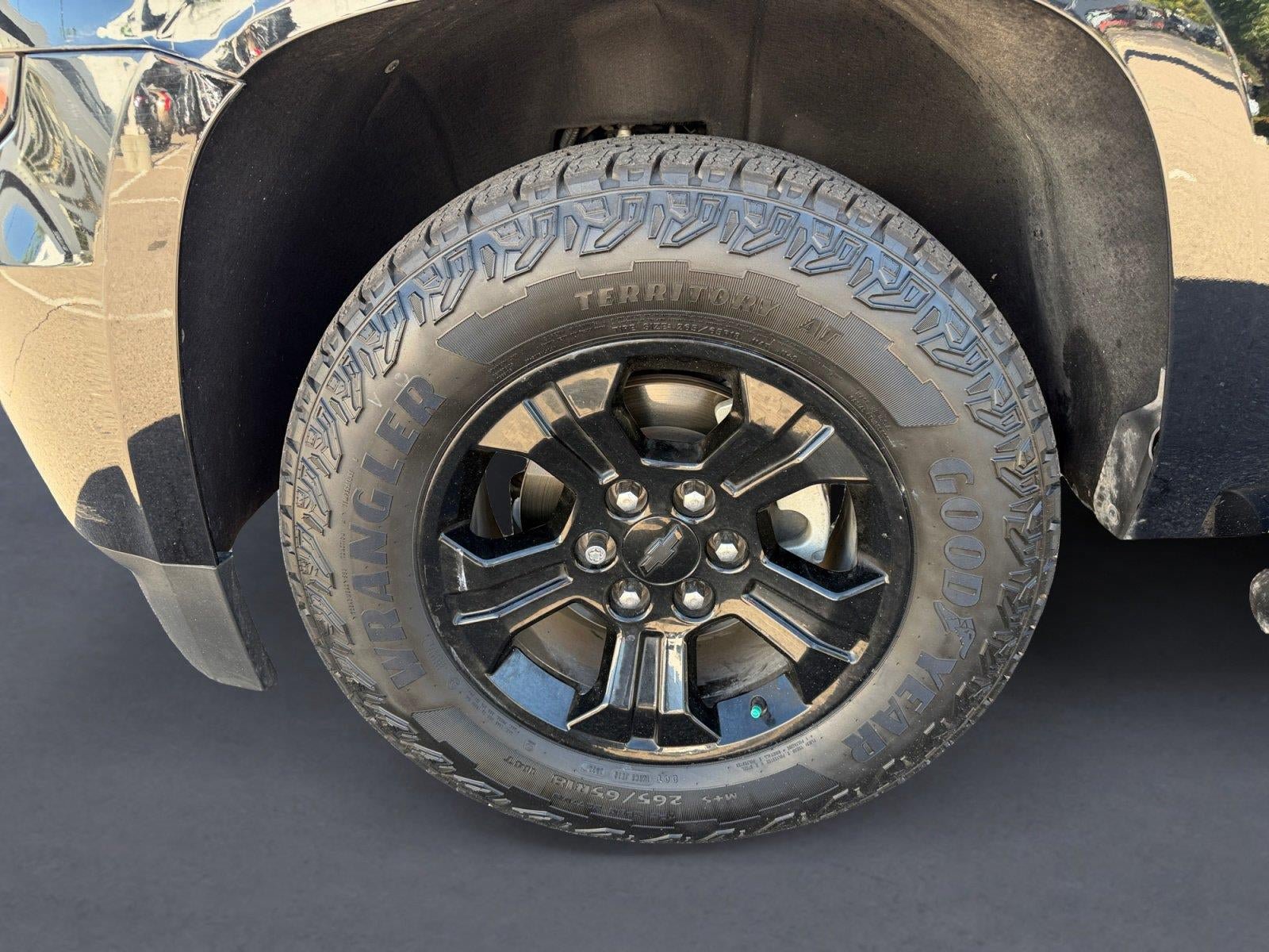 Used 2019 Chevrolet Tahoe LS w/ Enhanced Driver Alert Package AWD/4WD image 14