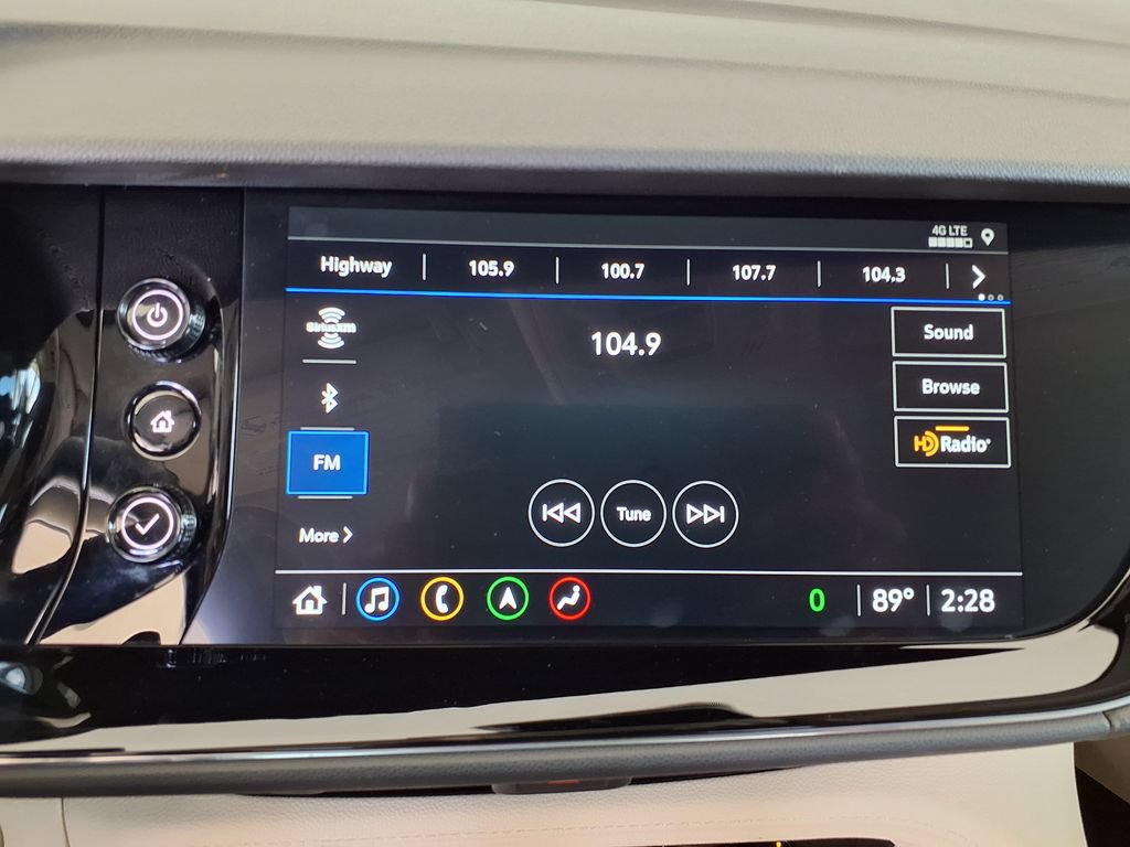 Used 2022 Buick Envision Avenir w/ Technology Package II FWD image 27