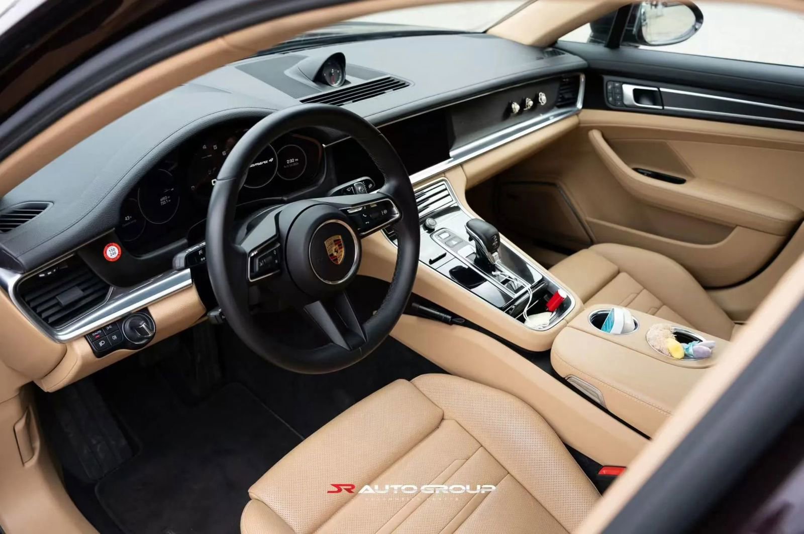 Used 2023 Porsche Panamera 4 Platinum Edition AWD/4WD image 9
