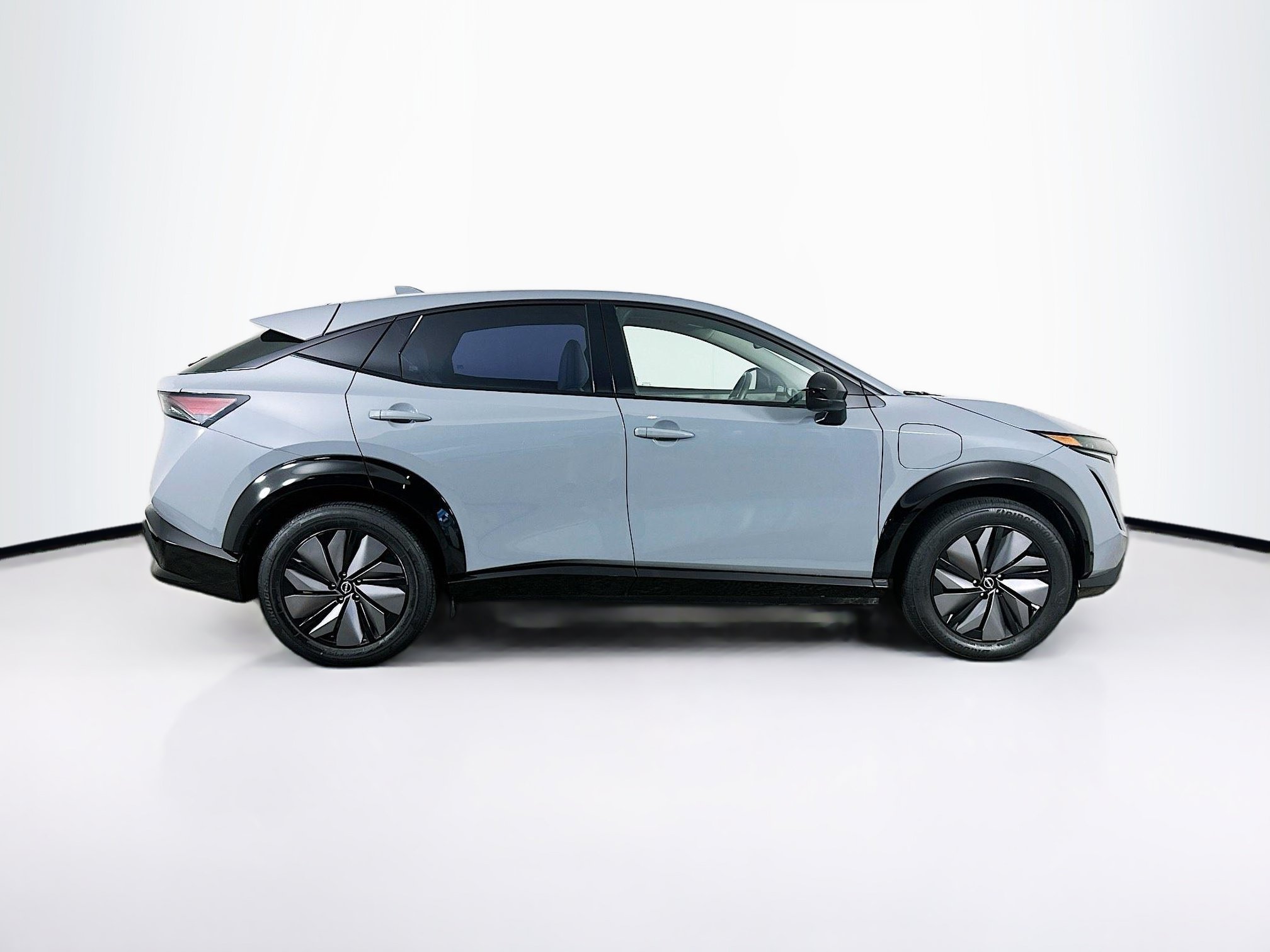 Used 2024 Nissan Ariya AWD image 10