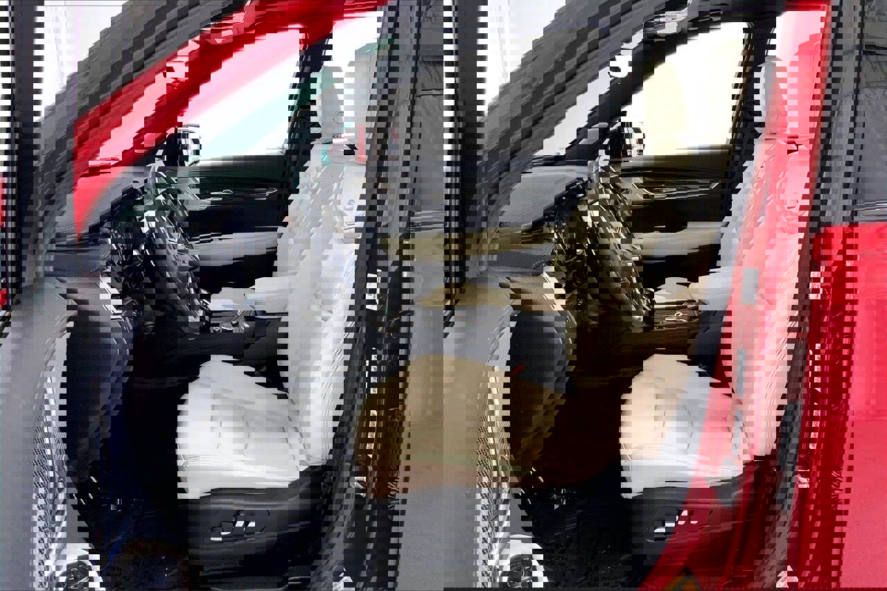 Used 2023 Cadillac XT6 Sport w/ Technology Package image 18