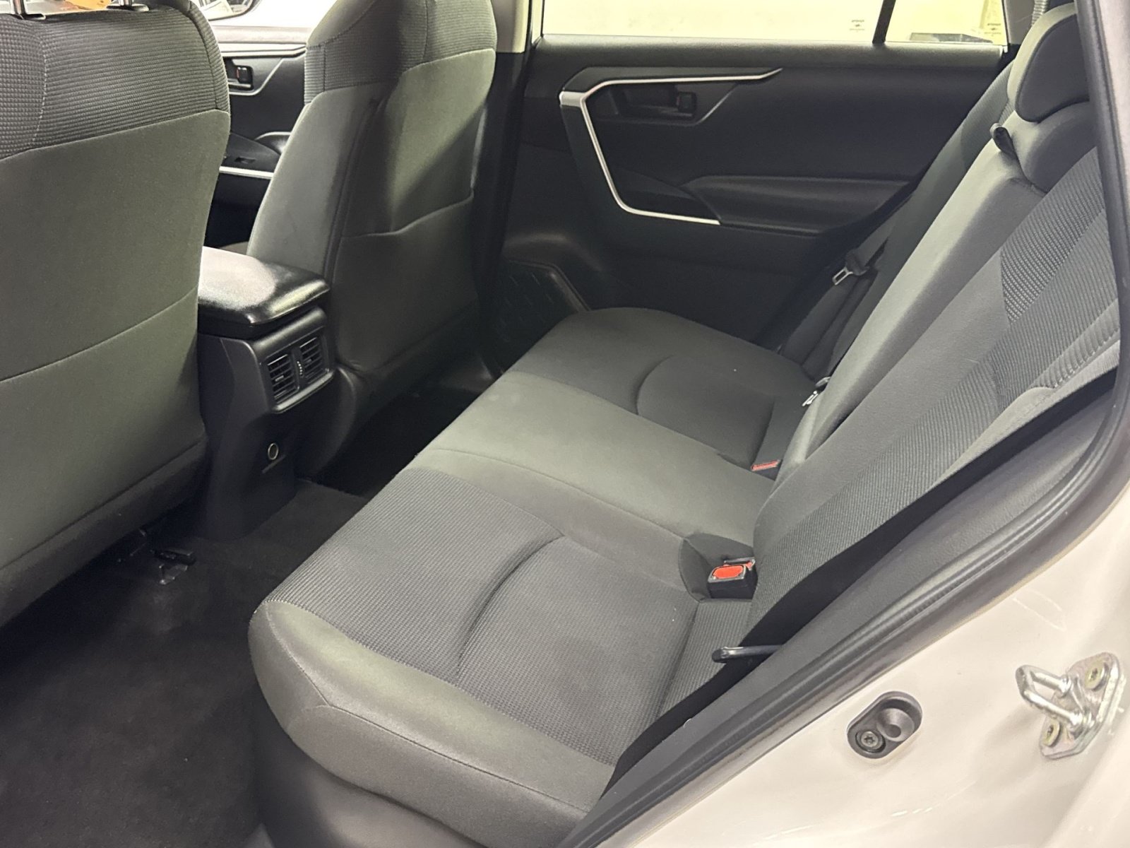 Used 2025 Toyota RAV4 LE AWD/4WD image 36