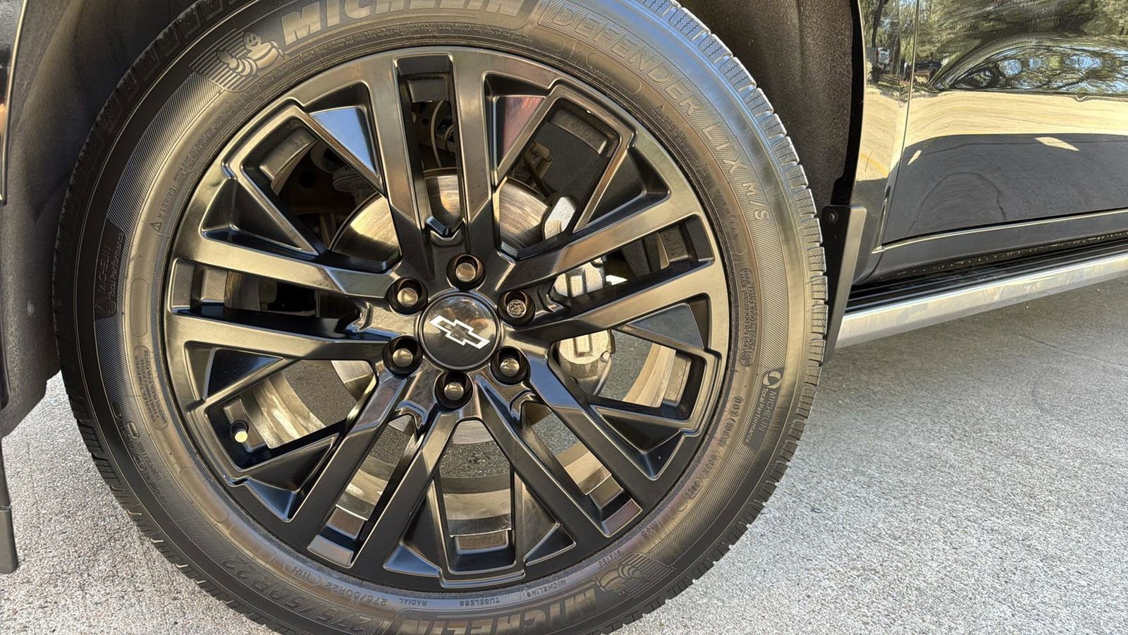 Used 2021 Chevrolet Silverado 1500 High Country w/ Technology Package image 9