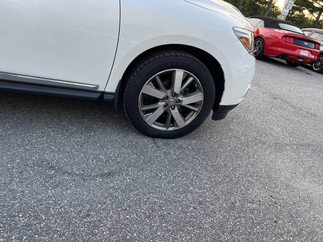 Used 2015 Nissan Pathfinder Platinum image 38