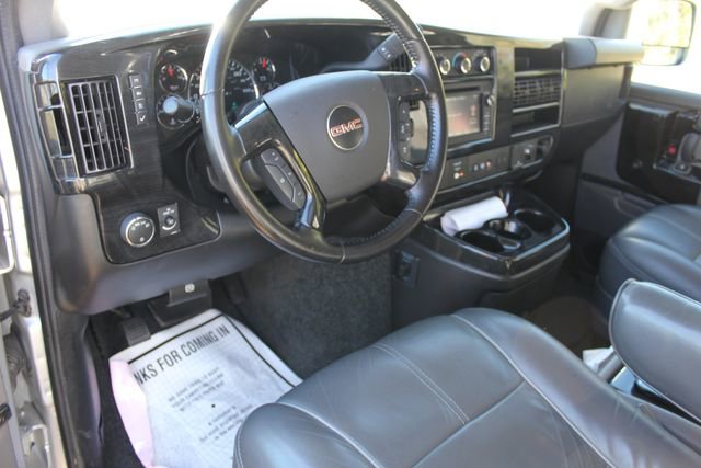 Used 2019 GMC Savana 2500 w/ Enhanced Convenience Package image 16