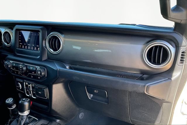 Used 2020 Jeep Wrangler Unlimited Sahara AWD/4WD image 16