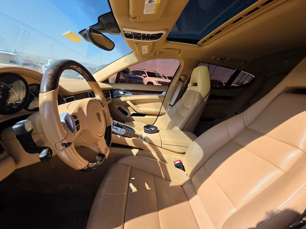 Used 2016 Porsche Panamera 4 AWD/4WD image 17