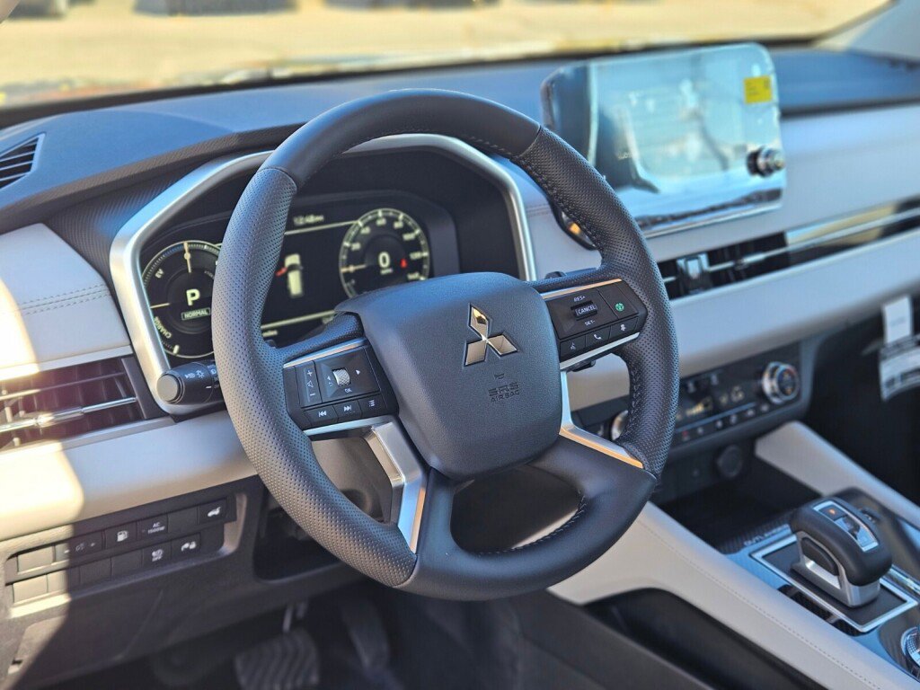 New 2025 Mitsubishi Outlander SEL image 19