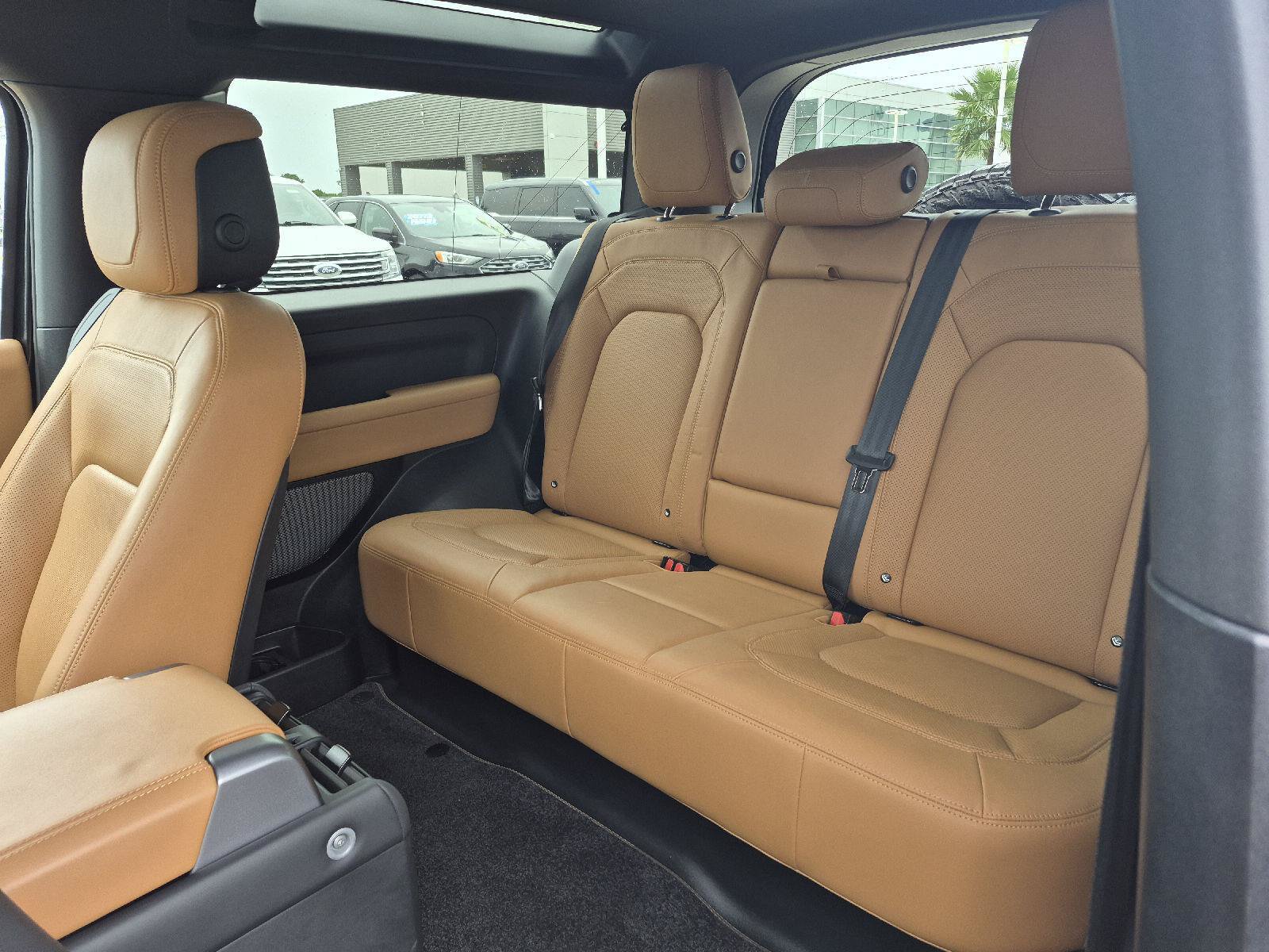 Used 2023 Land Rover Defender 90 S AWD/4WD image 8