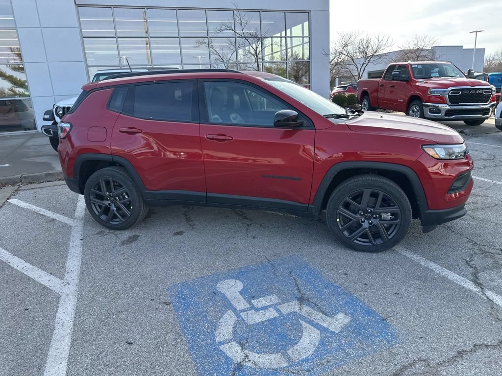 New 2026 Jeep Compass Latitude AWD/4WD image 30