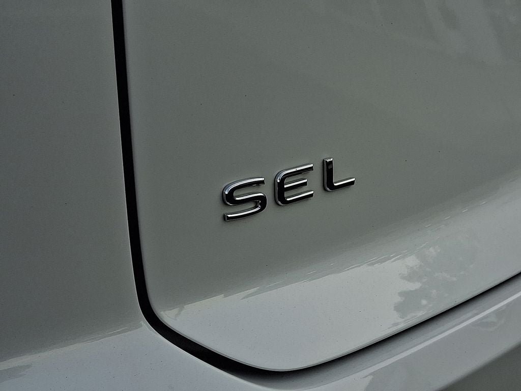 Used 2024 Volkswagen Atlas Cross Sport SEL R-Line AWD/4WD image 30