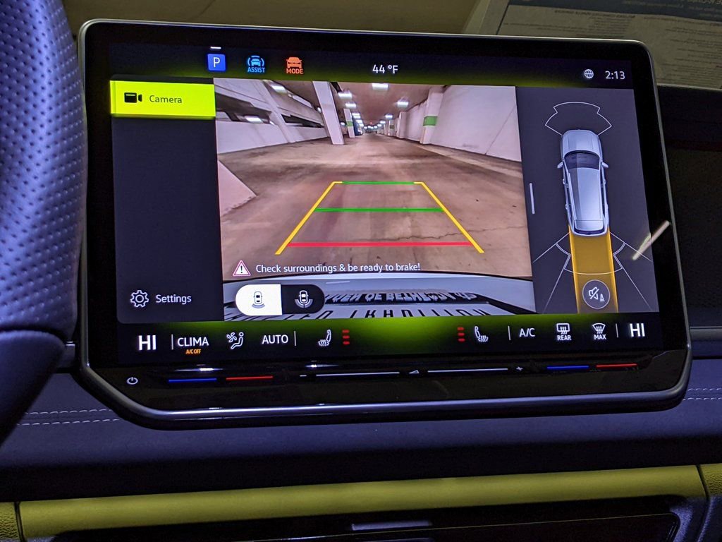New 2026 Volkswagen Tiguan SE R-Line AWD/4WD image 17