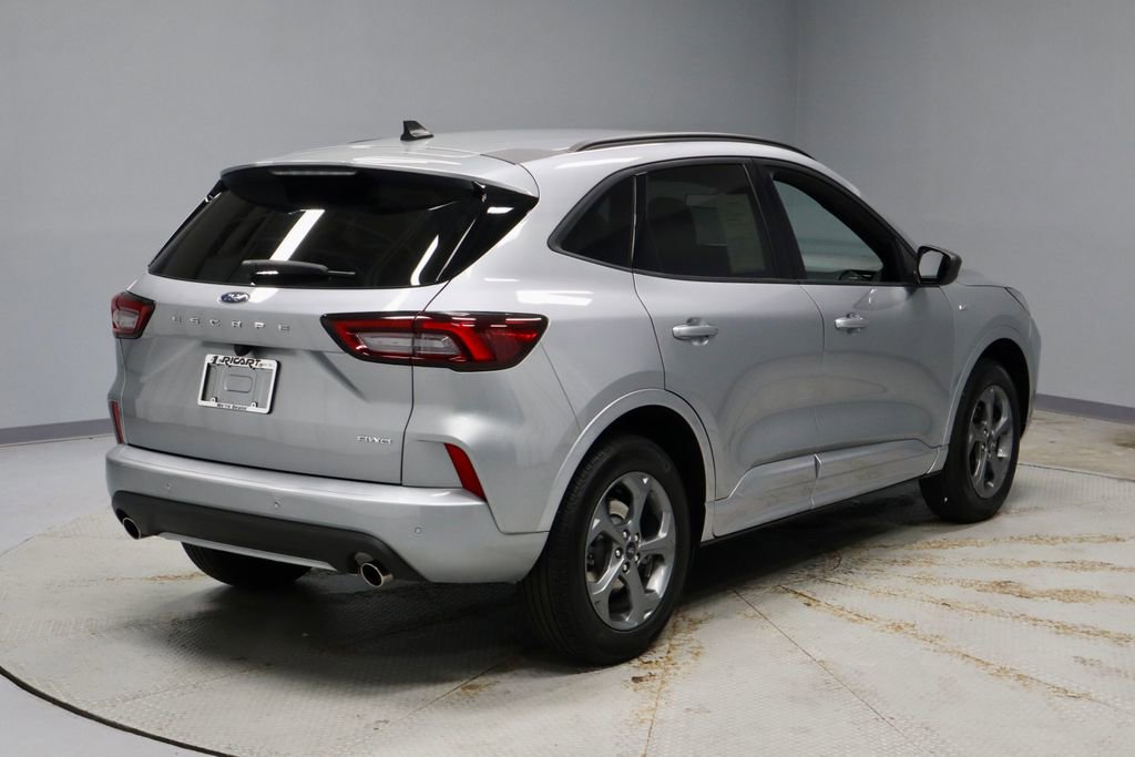 Used 2024 Ford Escape ST-Line w/ Tech Pack #1 AWD/4WD image 13