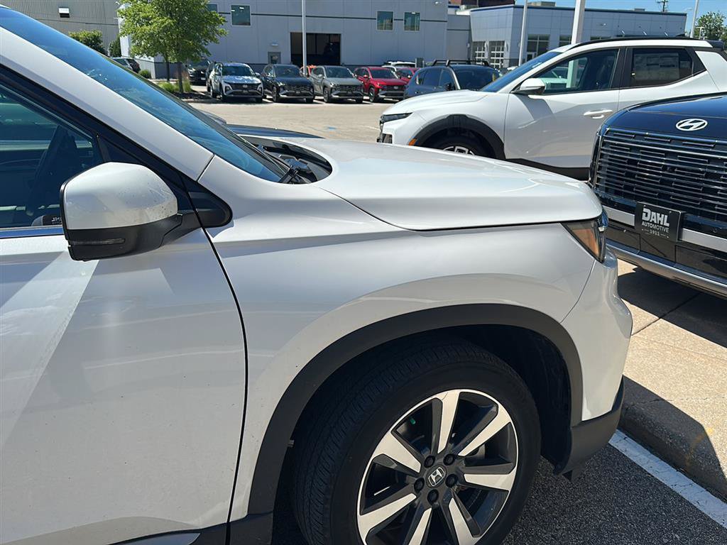 Used 2024 Honda Pilot Touring image 14