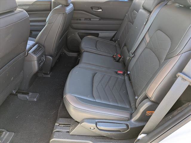 Used 2022 Nissan Pathfinder Platinum w/ Cargo Package image 19