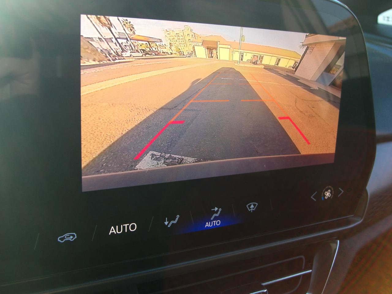 Used 2025 Chevrolet Equinox EV LT image 18