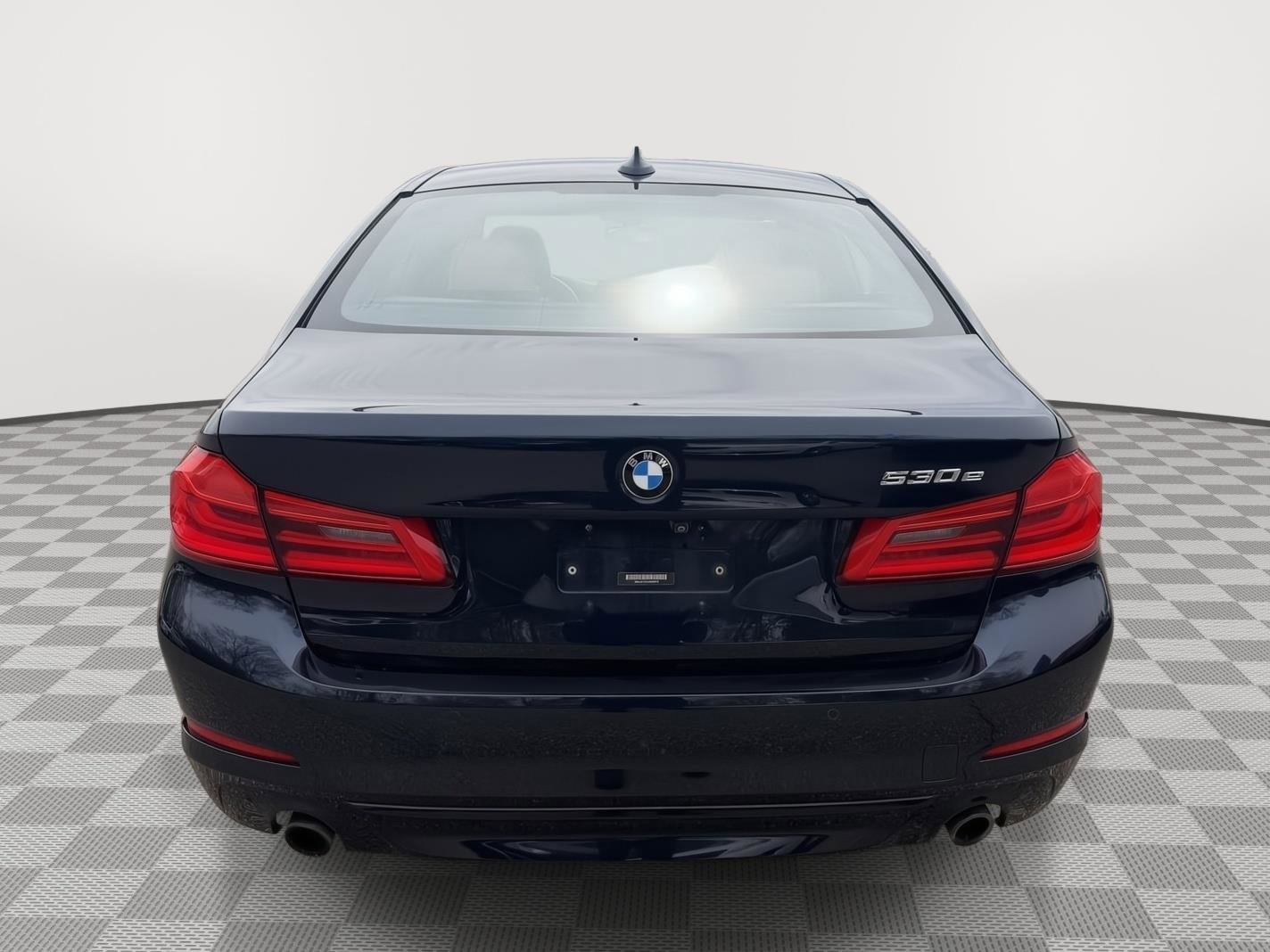 Used 2018 BMW 530e xDrive AWD/4WD image 8