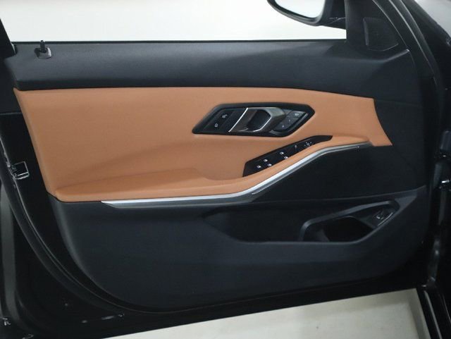 Used 2025 BMW 330i xDrive Sedan AWD/4WD image 18