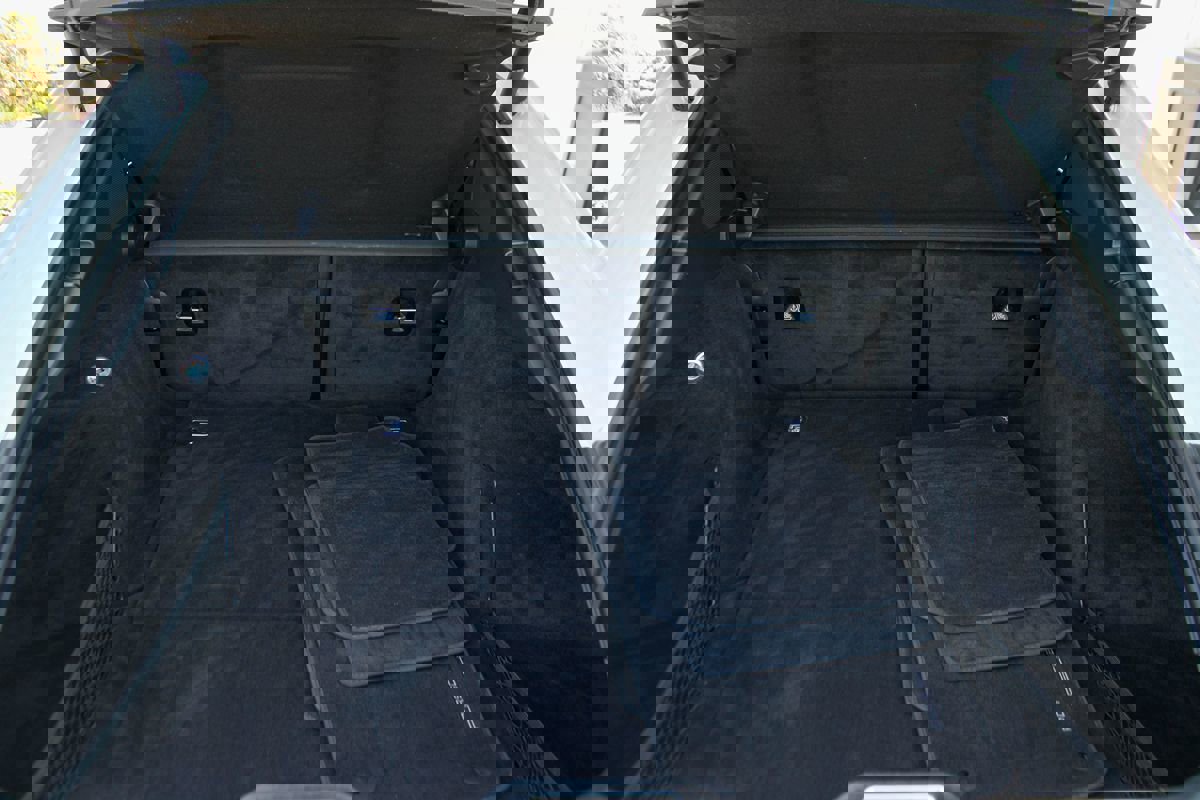 Used 2018 Porsche Panamera 4S image 22